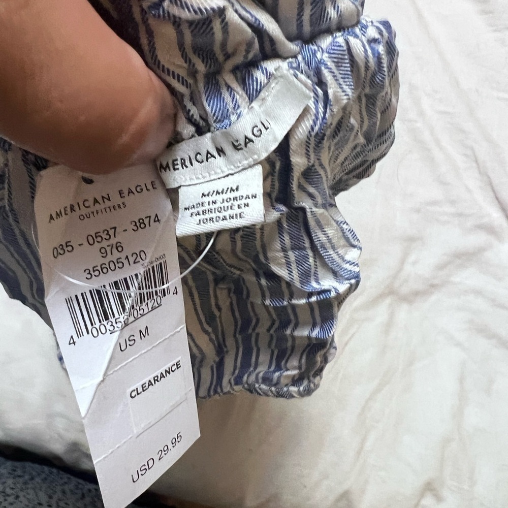 American Eagle Outfitters | Crop Top | NWT | Size Medium - Picture 3 of 4